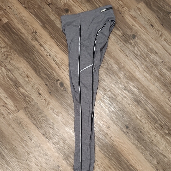 Lululemon Speed Up Tight * Metallic 28"
Heathered Black - Picture 4 of 11
